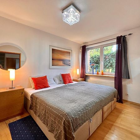 Villa In Bio Garden - You Will Save Money Here Praga Exterior foto
